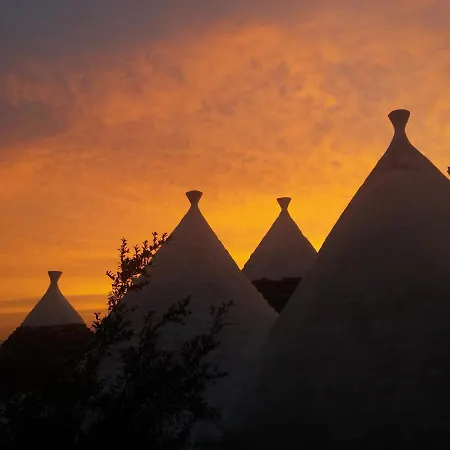 Trulli Di Puglia - In Valle D'itria